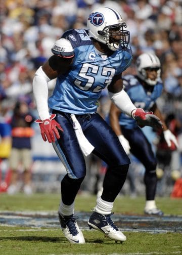 Tennessee Titans linebacker Keith Bulluck focuses on defense during an NFL game.