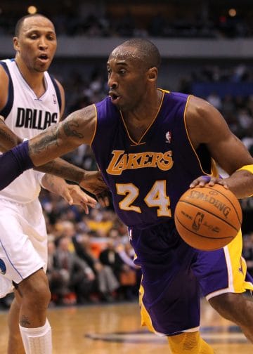 Kobe Bryant attacking the rim against the Mavericks – top 10 shooting guards of all time