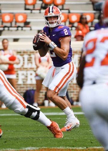Clemson quarterback Cade Klubnik sets up in the pocket during the Tigers’ spring game.