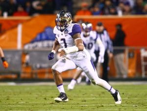 Shaq Thompson tracks the ballcarrier during his Washington days, featured in the Top 10 Linebackers Who Played 7v7 Football of All Time